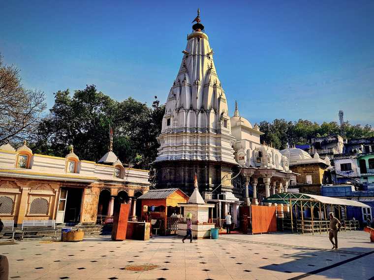 Shikhara and courtyard of Brajeshwari Devi temple, Kangra